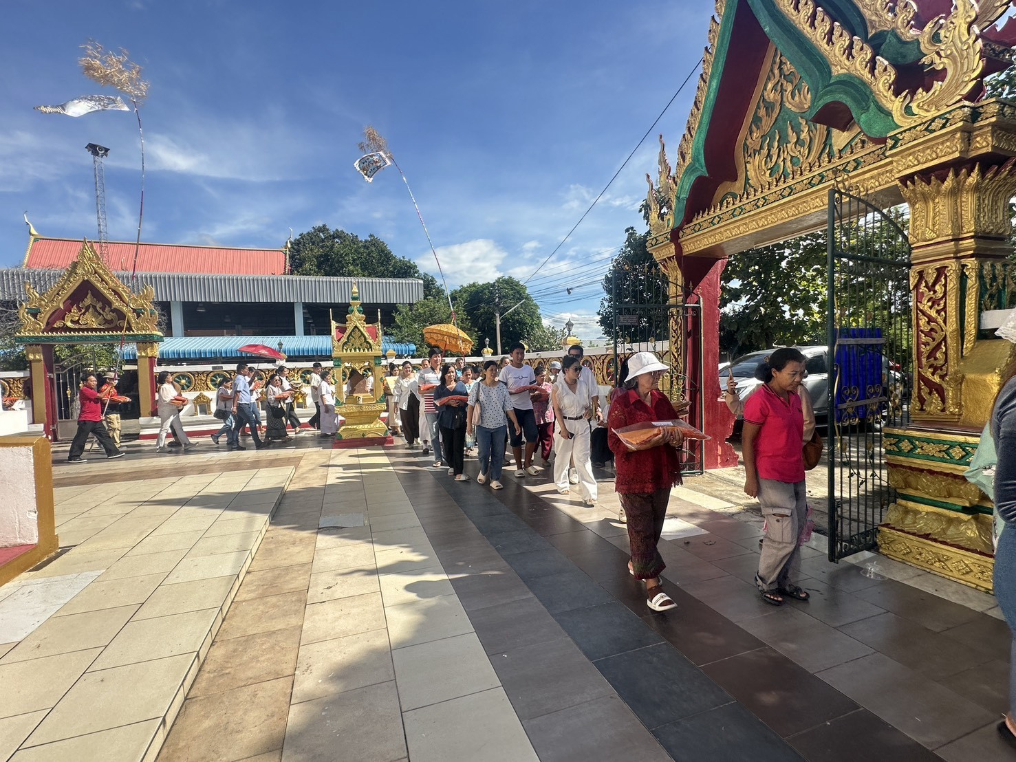 ภาพร่วมพิธีกรรมวัดสารภี