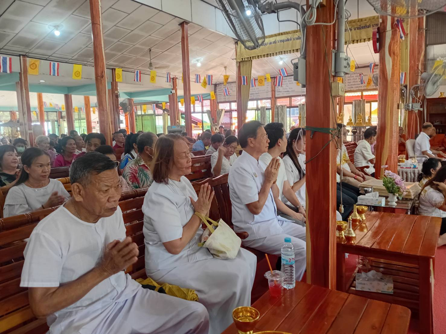 ภาพร่วมพิธีกรรมวัดหนองเขื่อนช้าง