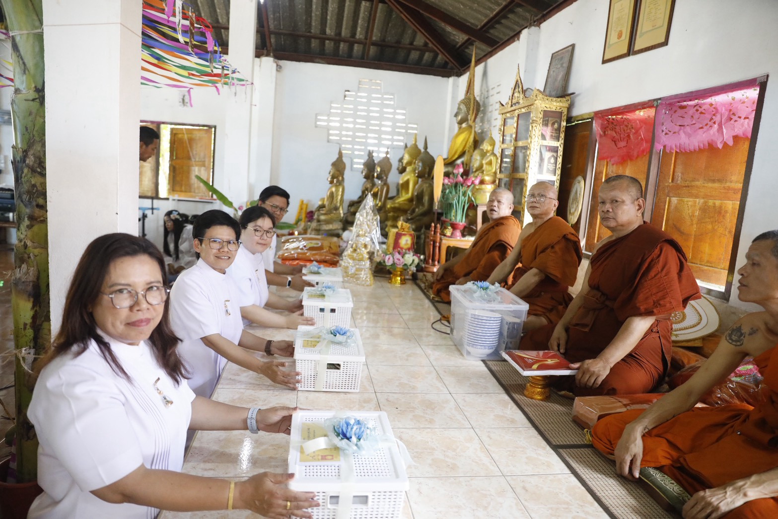 ภาพร่วมพิธีกรรมวัดโป่งตะขบ