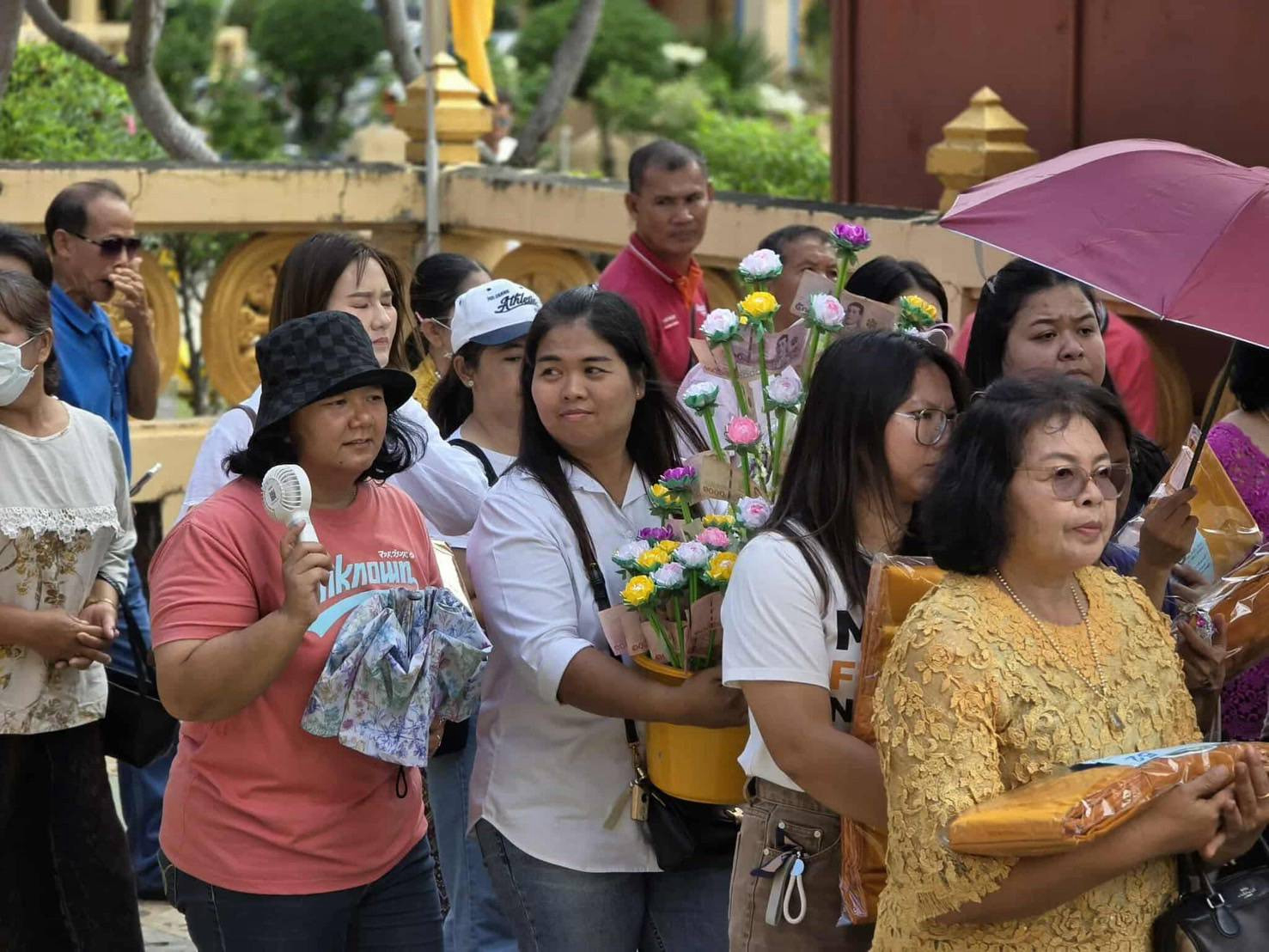 ภาพร่วมพิธีกรรมวัดบ้านธาตุใต้