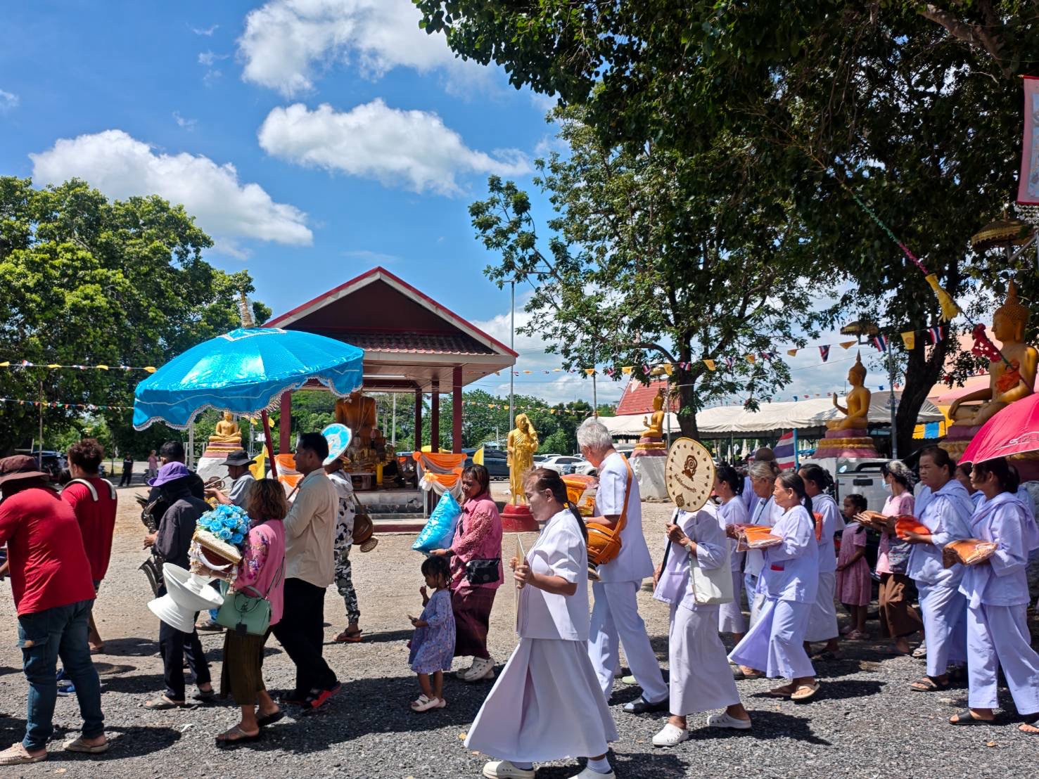 ภาพร่วมพิธีกรรมวัดปางคล้อ