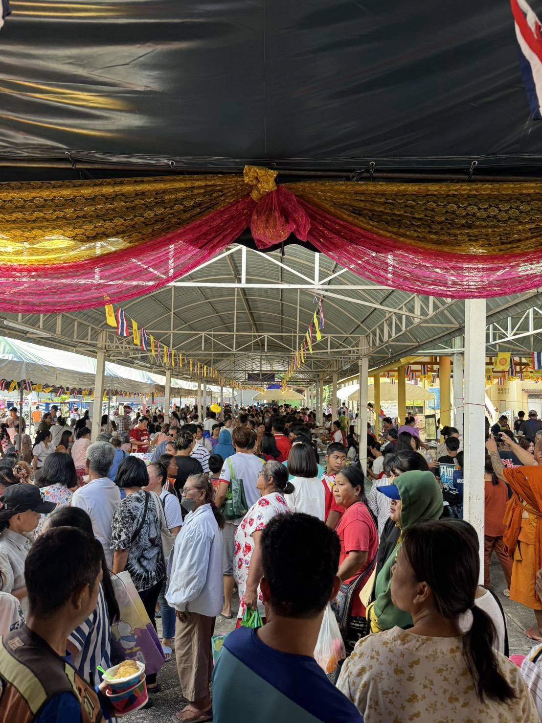 ภาพร่วมพิธีกรรมวัดบ้านกล้วย