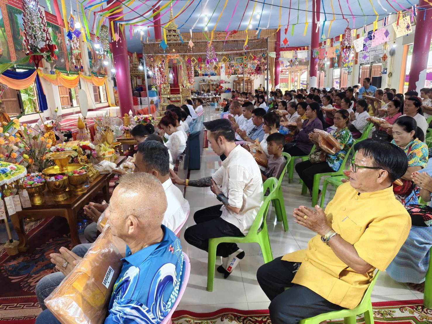 ภาพร่วมพิธีกรรมวัดหนองน้อย