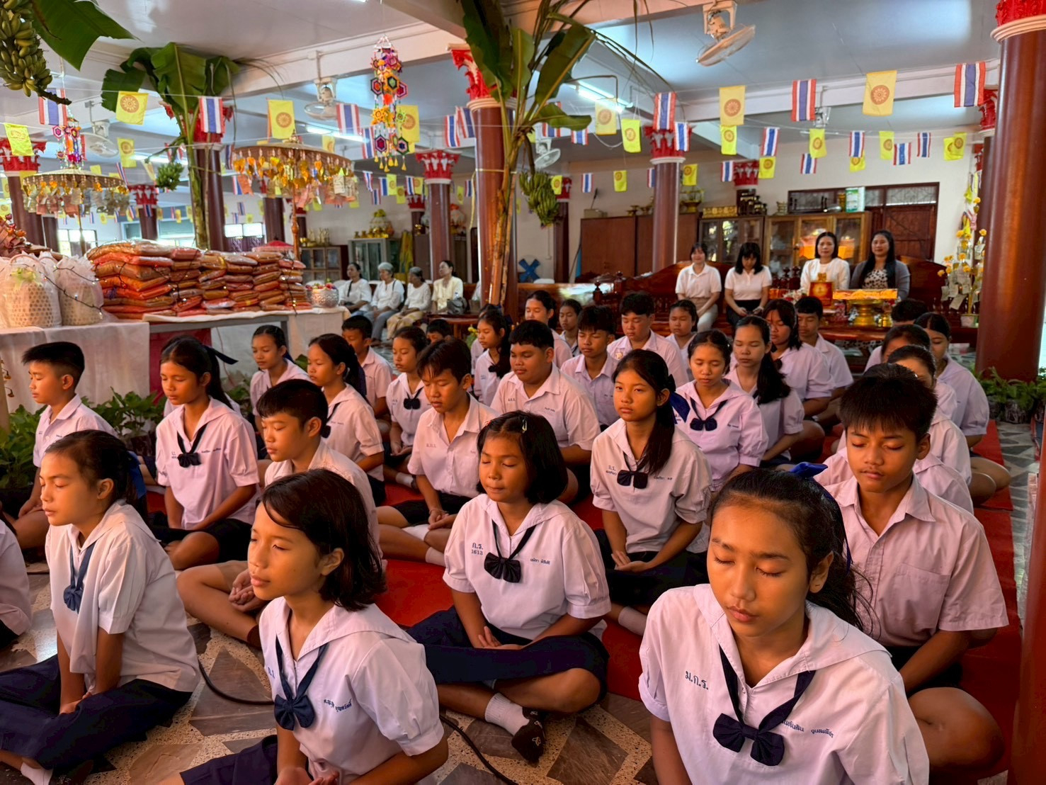 ภาพร่วมพิธีกรรมวัดกะเหรี่ยงคอม้า