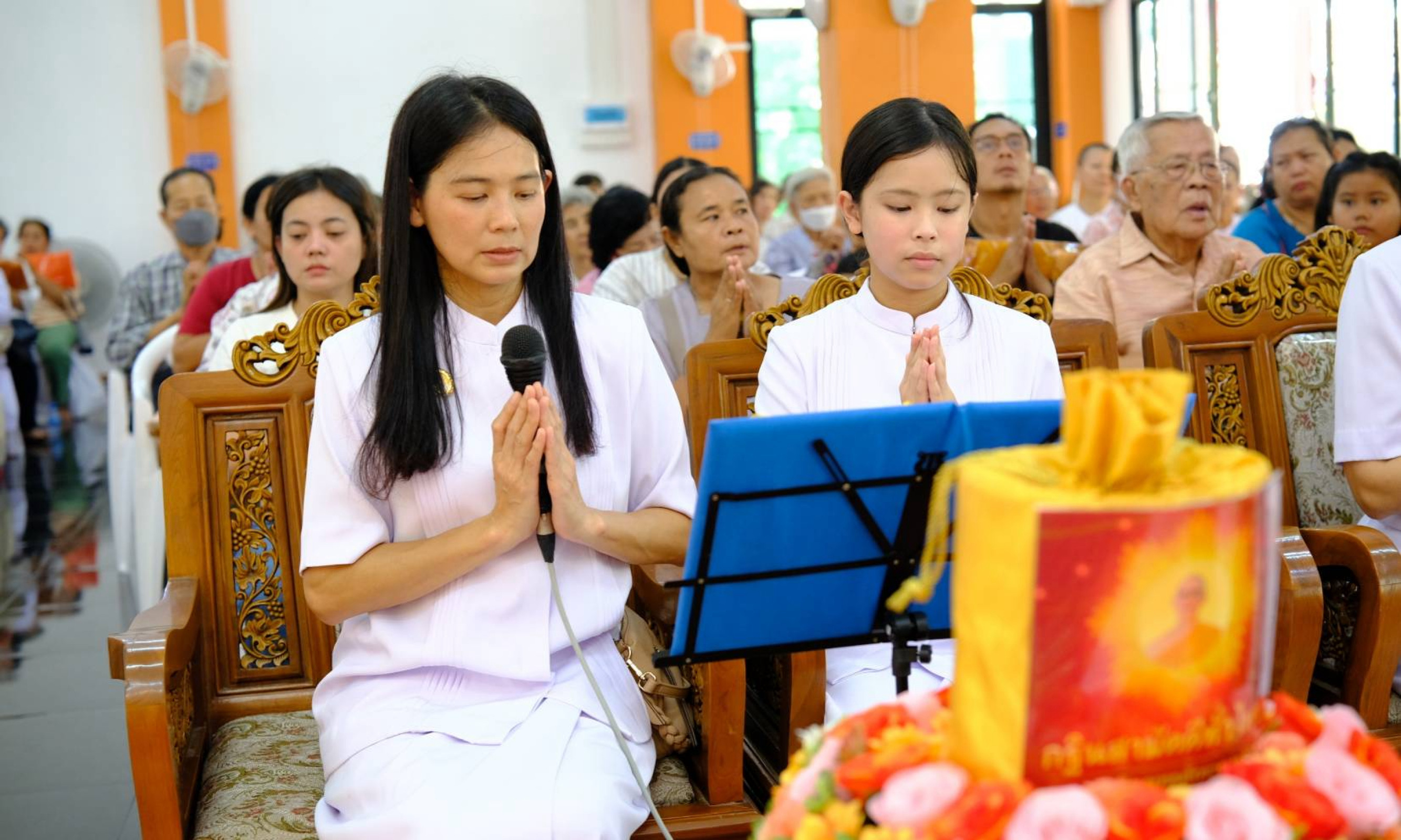 ภาพร่วมพิธีกรรมวัดสนมไทย