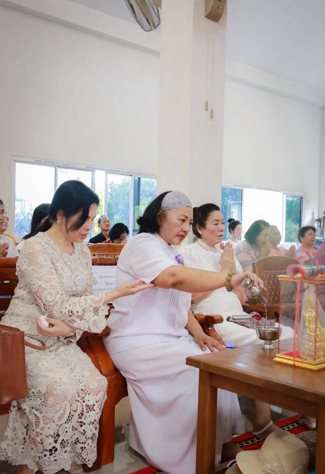 ภาพร่วมพิธีกรรมวัดโปร่งเก่าพลอยเจริญ