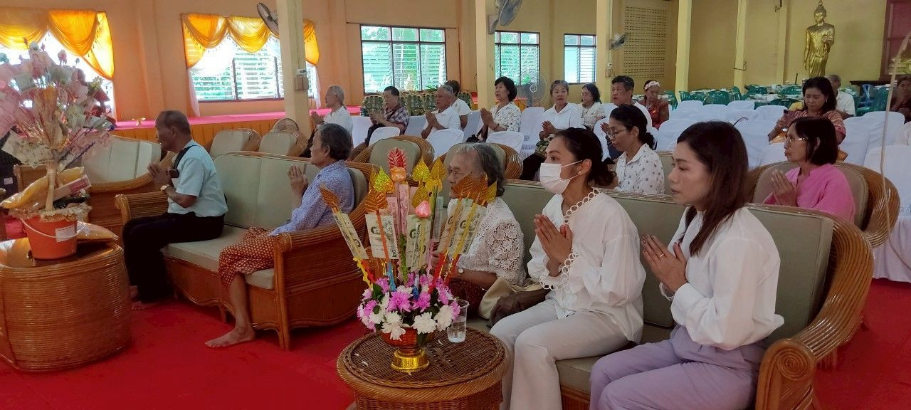 ภาพร่วมพิธีกรรมวัดสละบาป