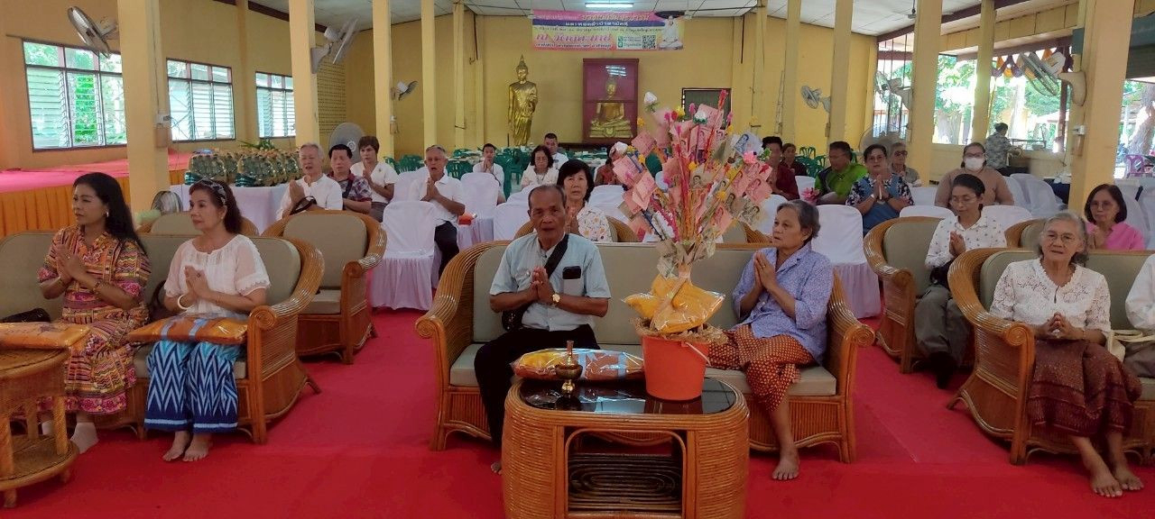 ภาพร่วมพิธีกรรมวัดสละบาป