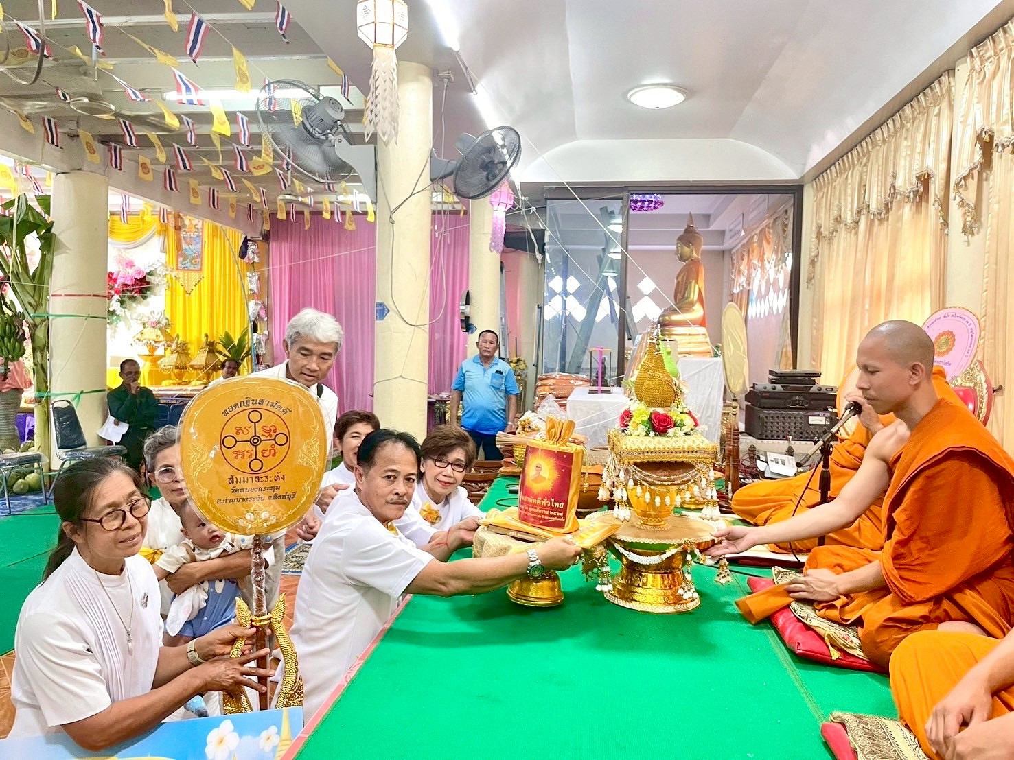 ภาพร่วมพิธีกรรมวัดหนองกระทุ่ม