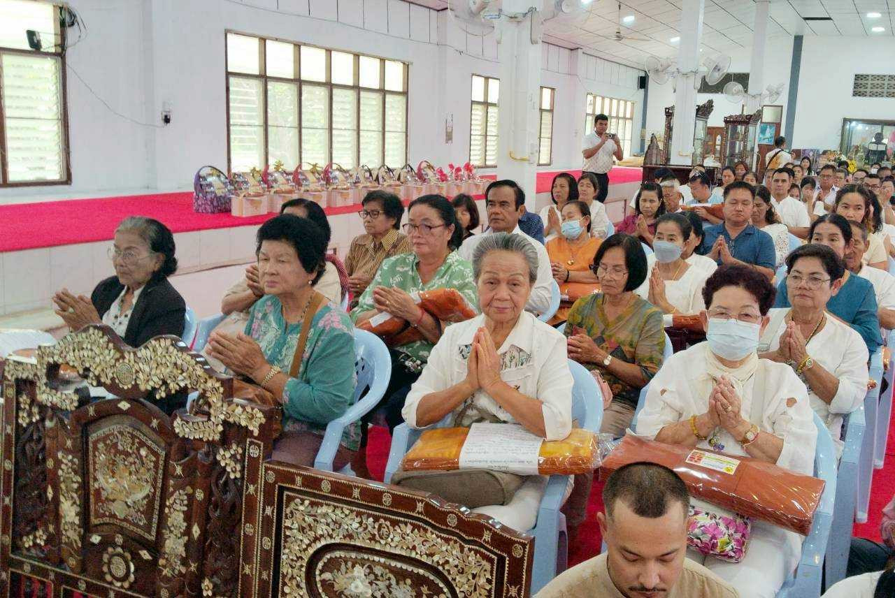ภาพร่วมพิธีกรรมวัดกลางชูศรีเจริญสุข