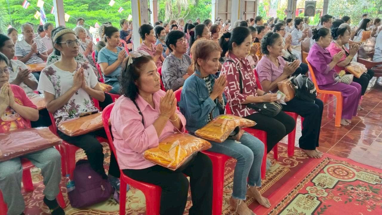 ภาพร่วมพิธีกรรมวัดดงบ้านกร่าง