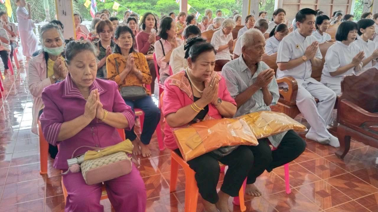 ภาพร่วมพิธีกรรมวัดดงบ้านกร่าง