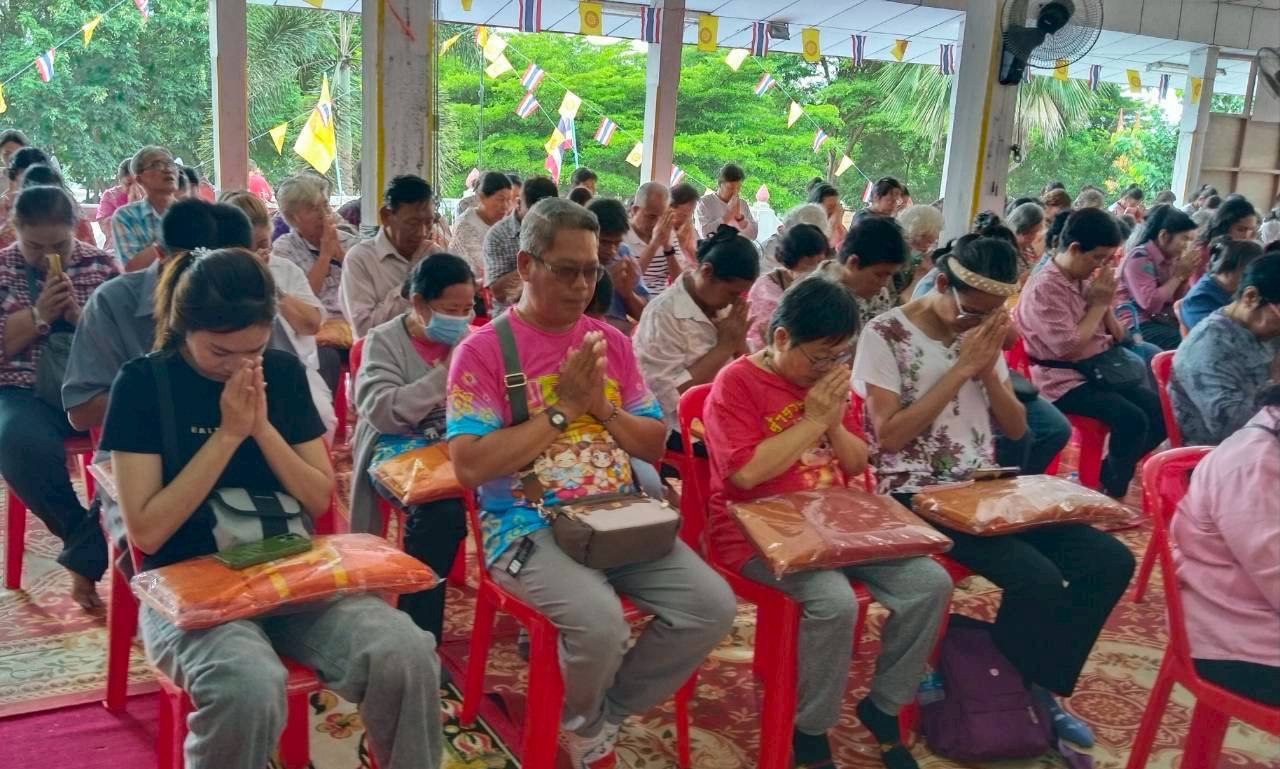 ภาพร่วมพิธีกรรมวัดดงบ้านกร่าง