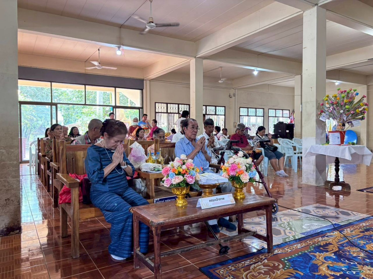 ภาพร่วมพิธีกรรมวัดราษฎร์ศรัทธาทำ