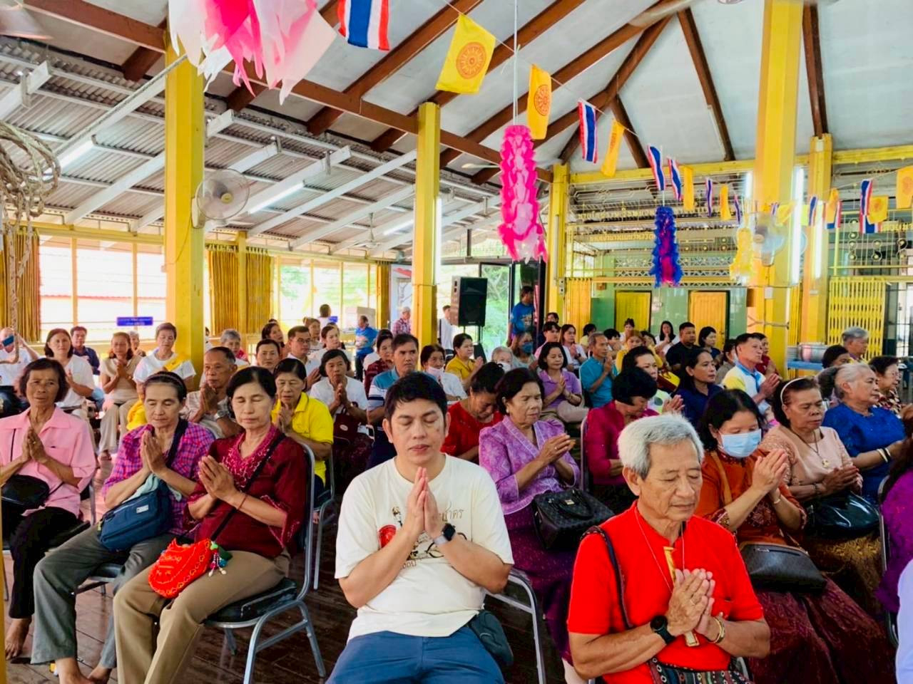 ภาพร่วมพิธีกรรมวัดเสฐียรวัฒนดิษฐ์