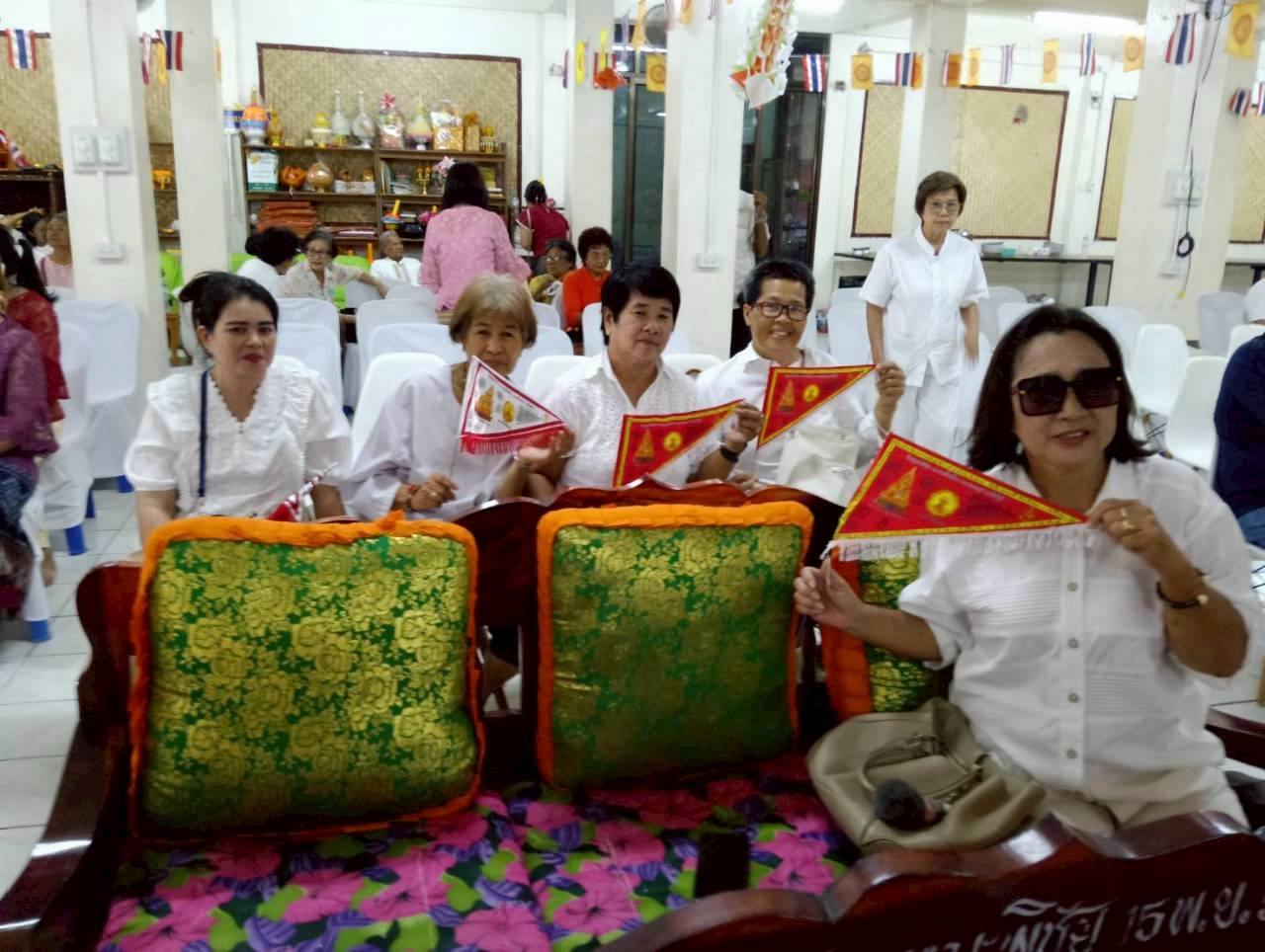 ภาพร่วมพิธีกรรมวัดอุตมพิชัย