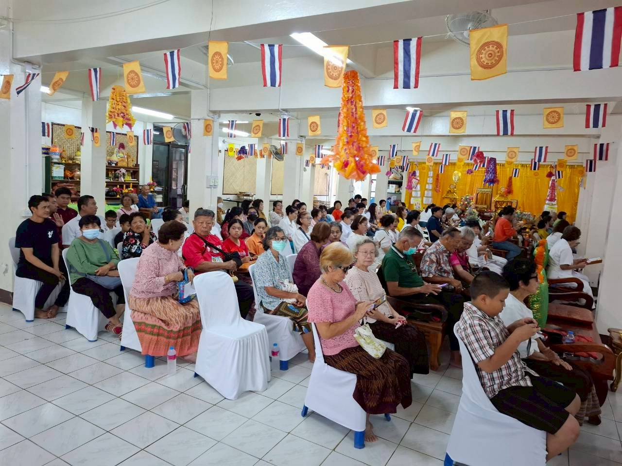 ภาพร่วมพิธีกรรมวัดอุตมพิชัย