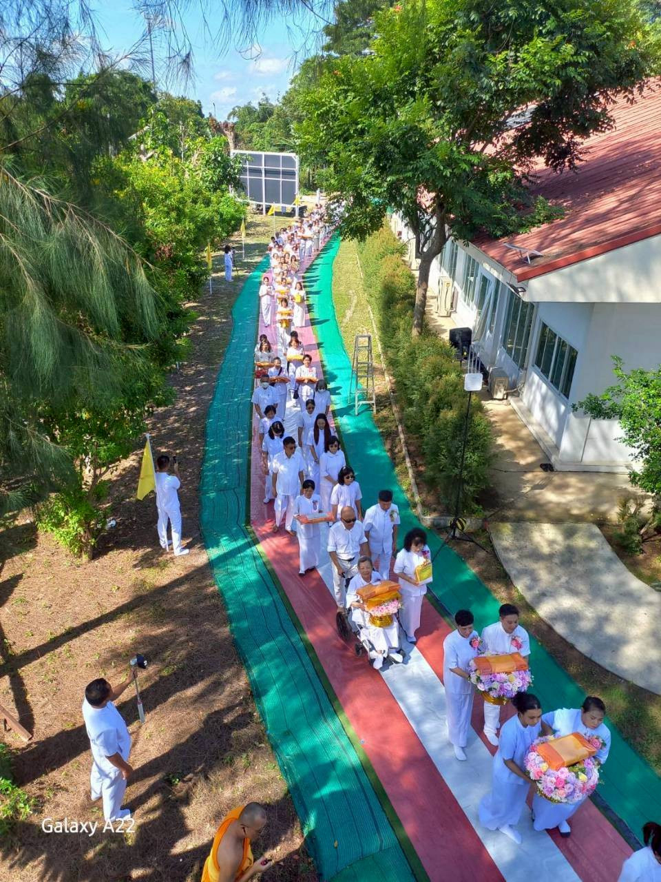 ภาพร่วมขบวนกฐินศูนย์อบรมธรรมอุทยานบ้านแป้ง