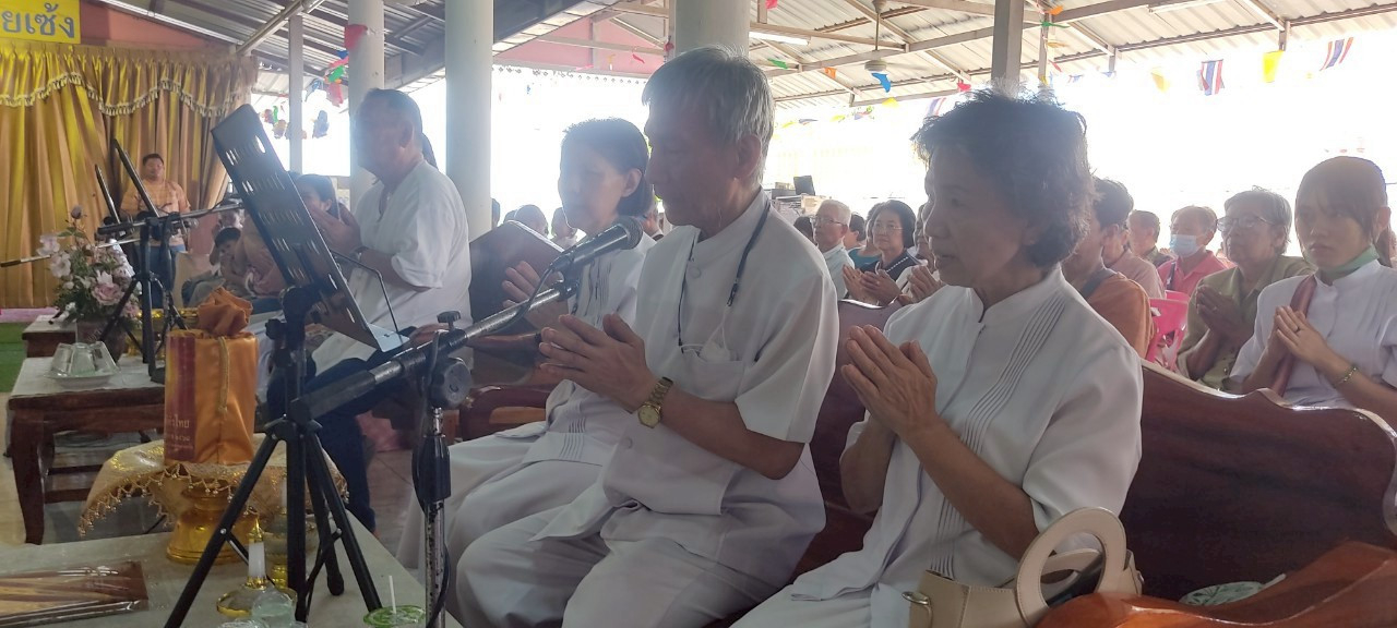 ภาพกล่าวคำถวายกฐินวัดมงกุฏแก้ว