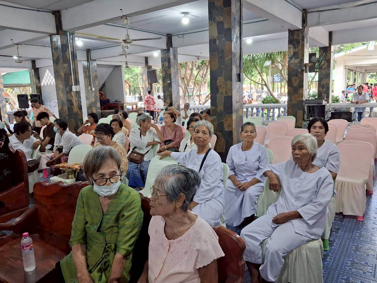 ภาพร่วมพิธีกรรมวัดวังกระจับ