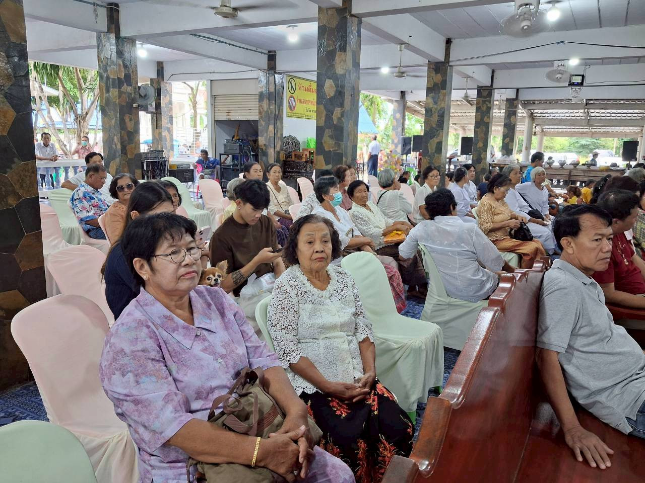 ภาพร่วมพิธีกรรมวัดวังกระจับ