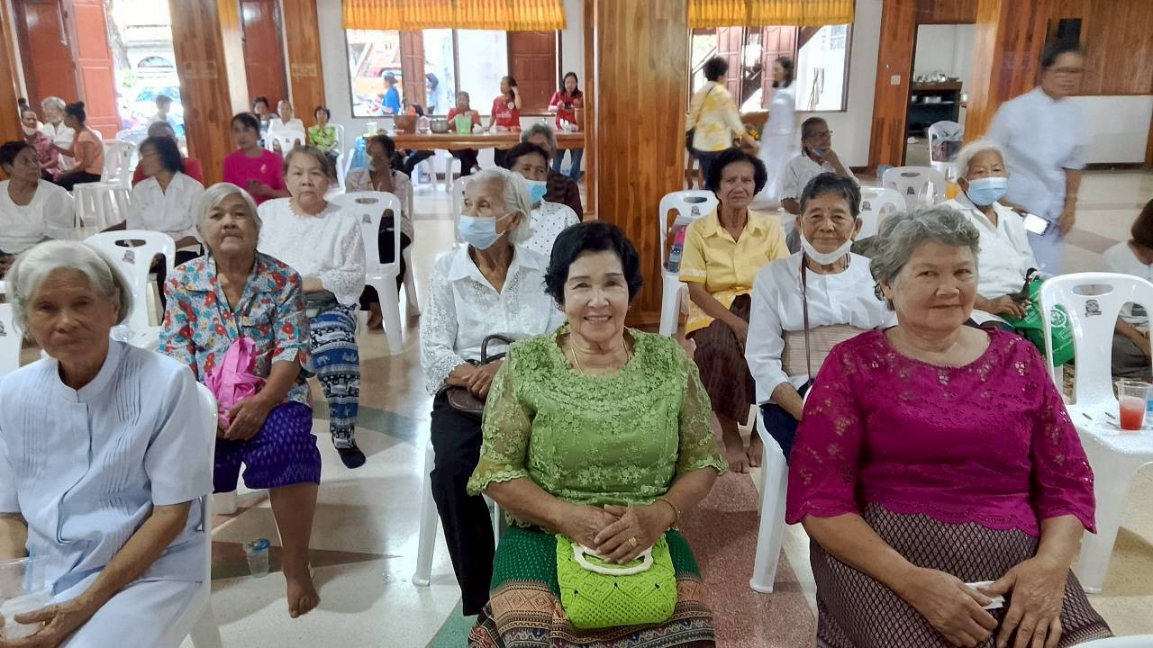 ภาพร่วมพิธีกรรมวัดจักรสีห์