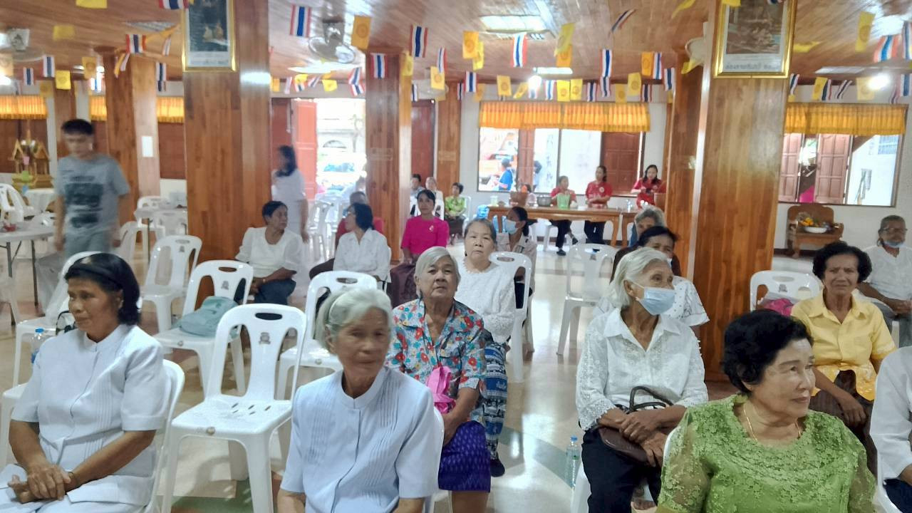 ภาพร่วมพิธีกรรมวัดจักรสีห์