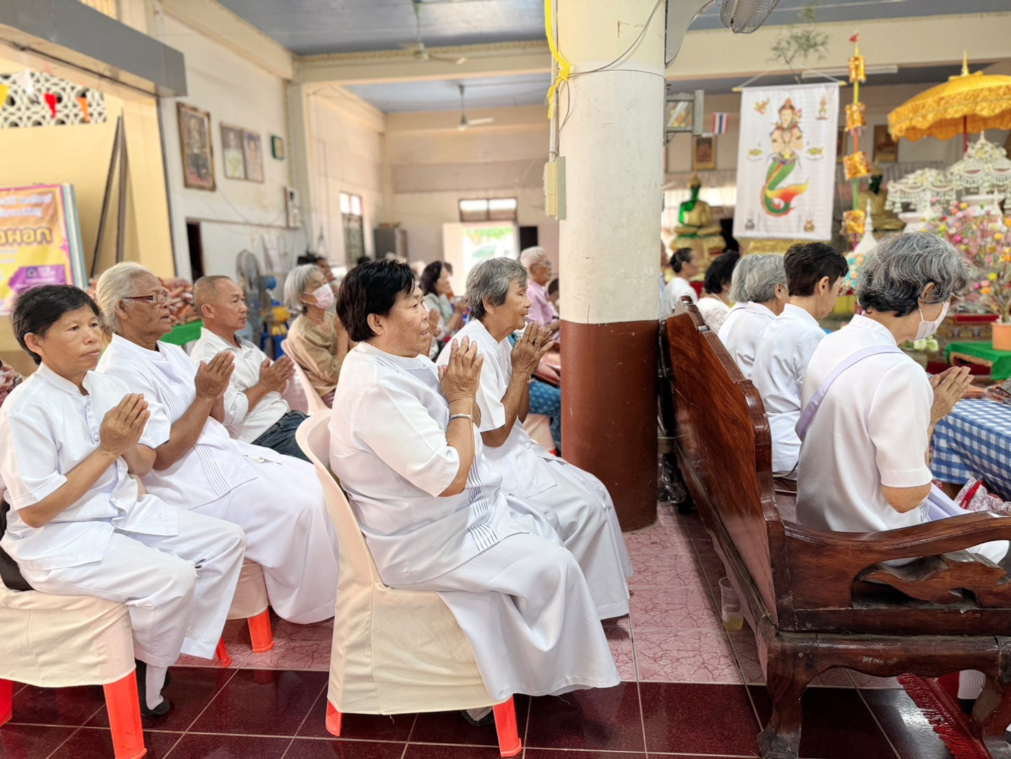 ภาพร่วมพิธีกรรมวัดโพธิ์ข้าวผอก