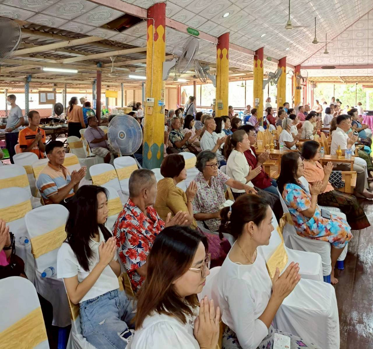 ภาพร่วมพิธีกรรมวัดเสาธงทอง