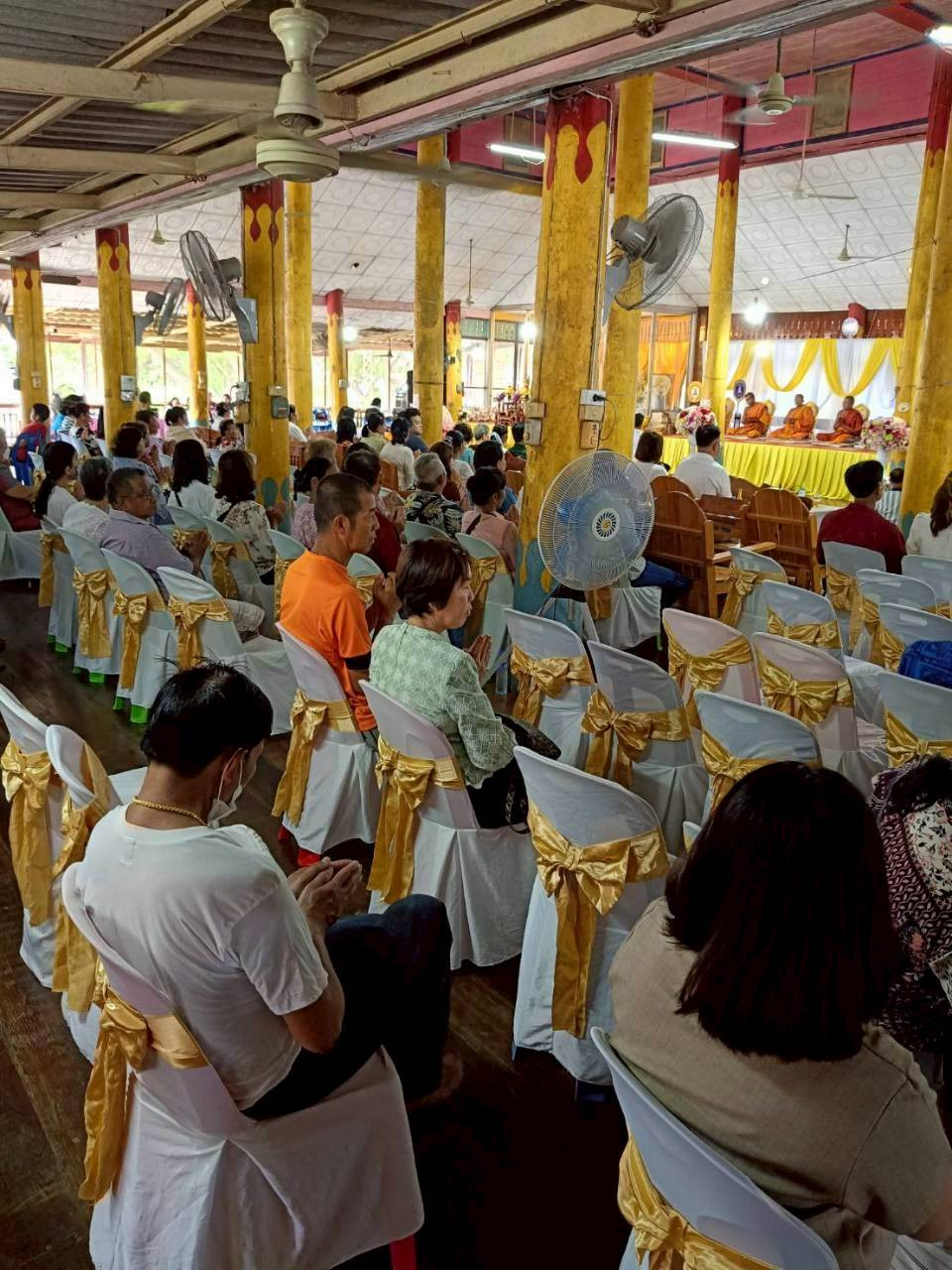 ภาพร่วมพิธีกรรมวัดเสาธงทอง