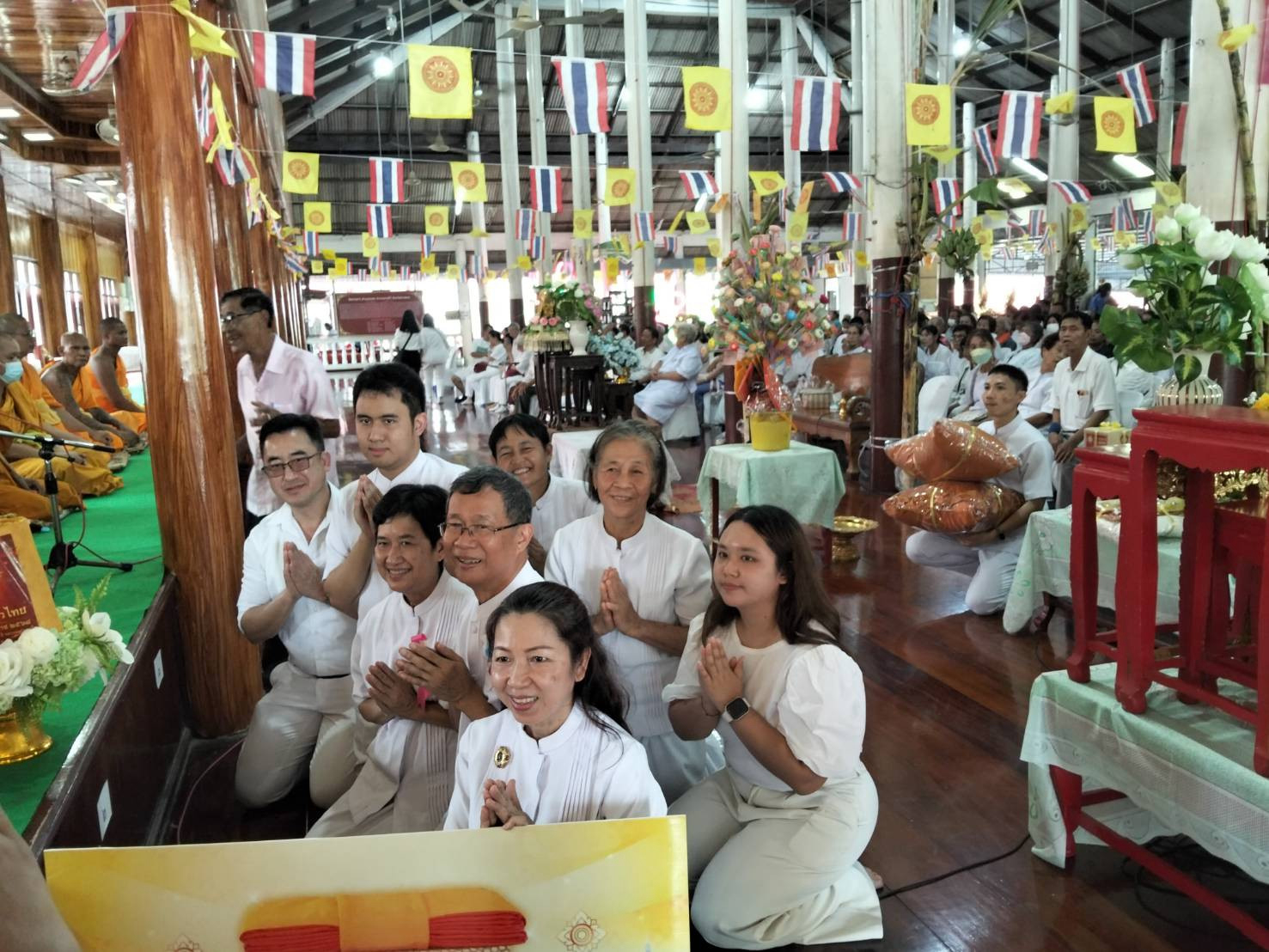 ภาพร่วมพิธีกรรมวัดสามขาว