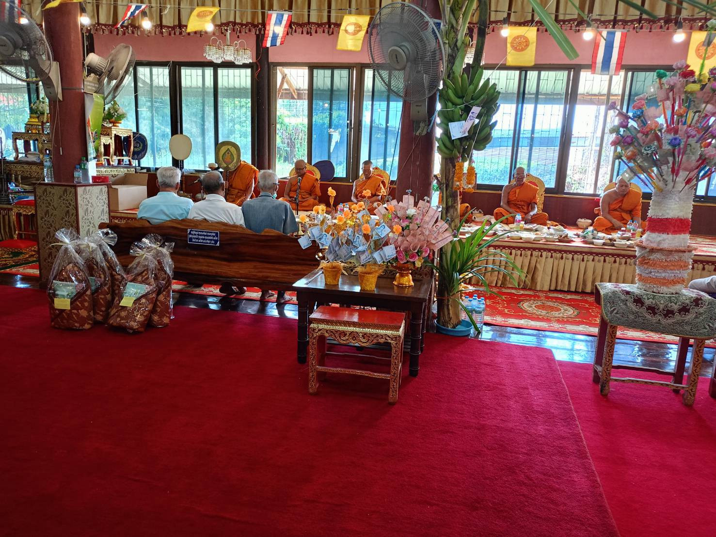 ภาพร่วมพิธีกรรมวัดมธุรสติยาราม