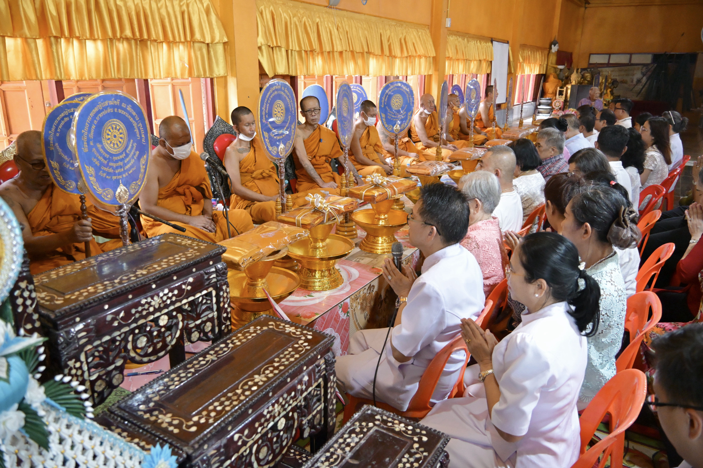 ภาพร่วมพิธีกรรมวัดกลาง