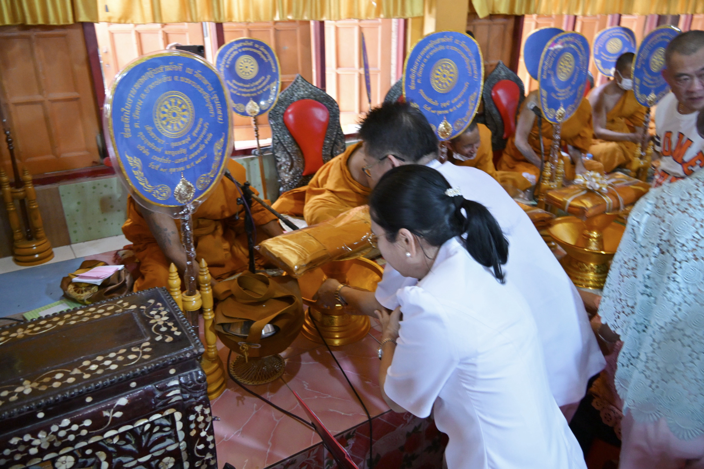 ภาพร่วมพิธีกรรมวัดกลาง