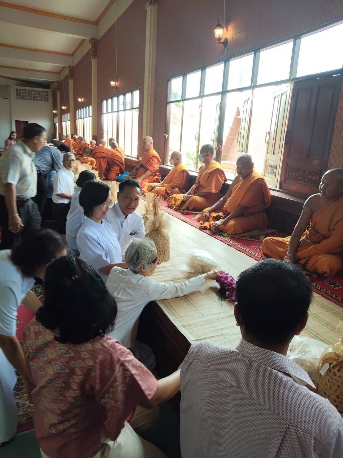 ภาพร่วมพิธีกรรมวัดแสนสุข