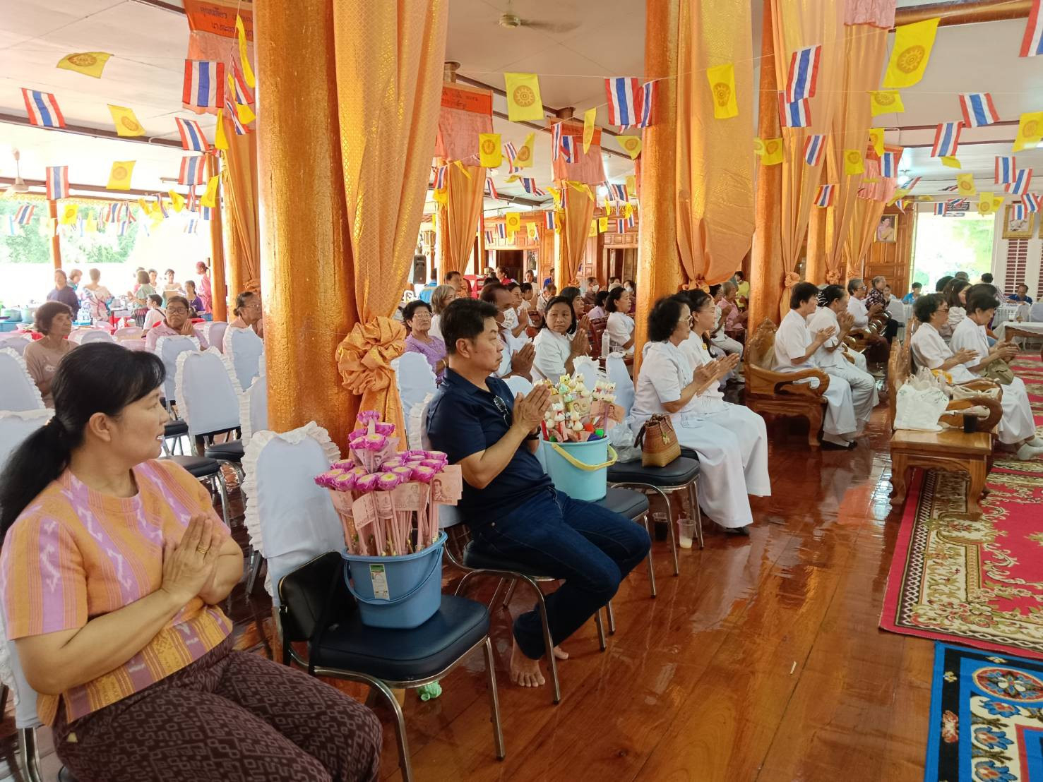 ภาพร่วมพิธีกรรมวัดโพธิ์ราษฎร์