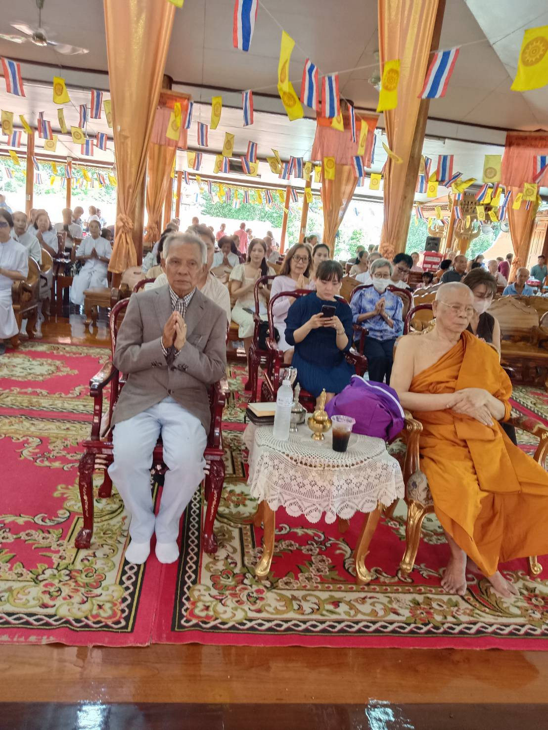 ภาพร่วมพิธีกรรมวัดโพธิ์ราษฎร์