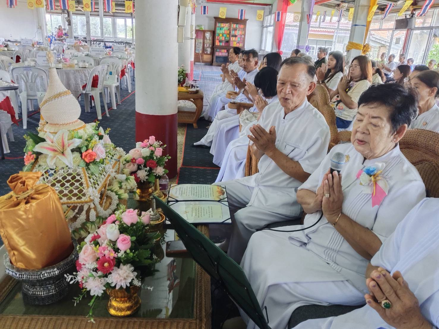 ภาพร่วมพิธีกรรมวัดสระเกษ