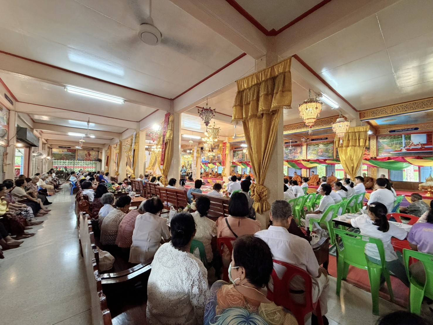 ภาพร่วมพิธีกรรมวัดโบสถ์สายทอง