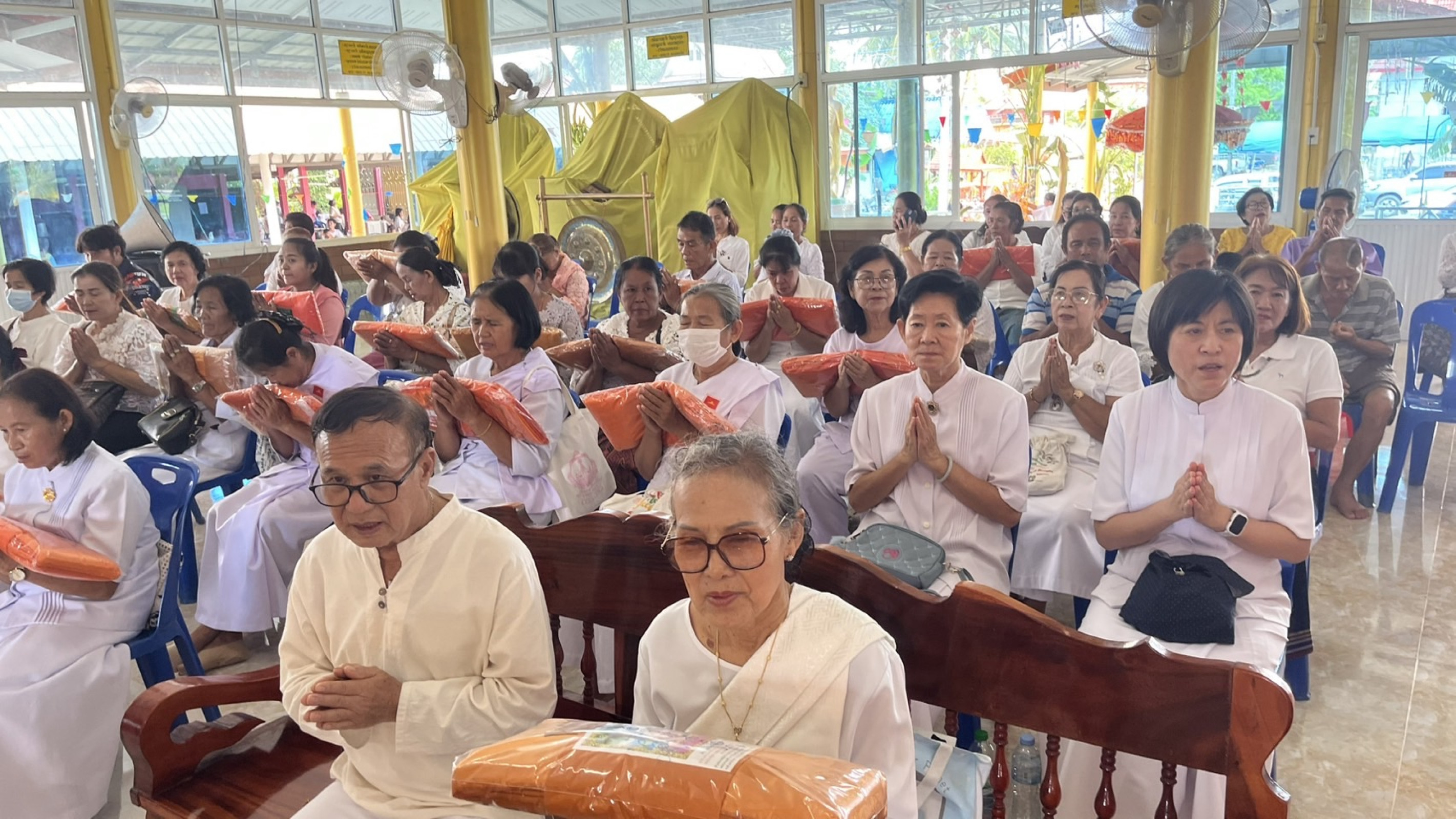 ภาพร่วมพิธีกรรมวัดโนนศรีแก้ว