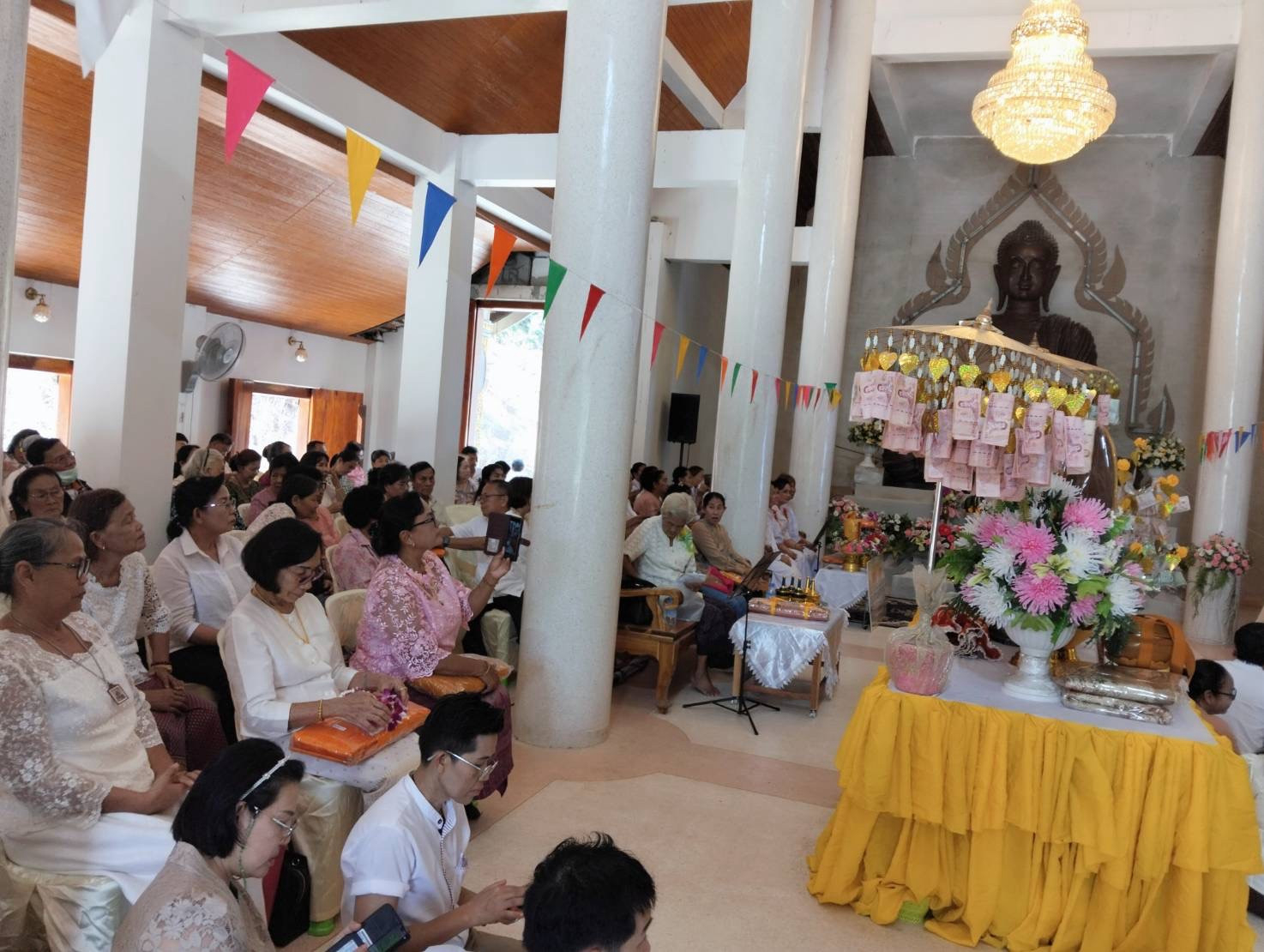 ภาพร่วมพิธีกรรมวัดป่าเขาน้อย