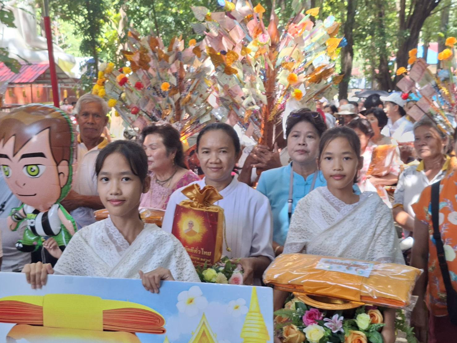 ภาพร่วมขบวนกฐินวัดเสาธงทอง