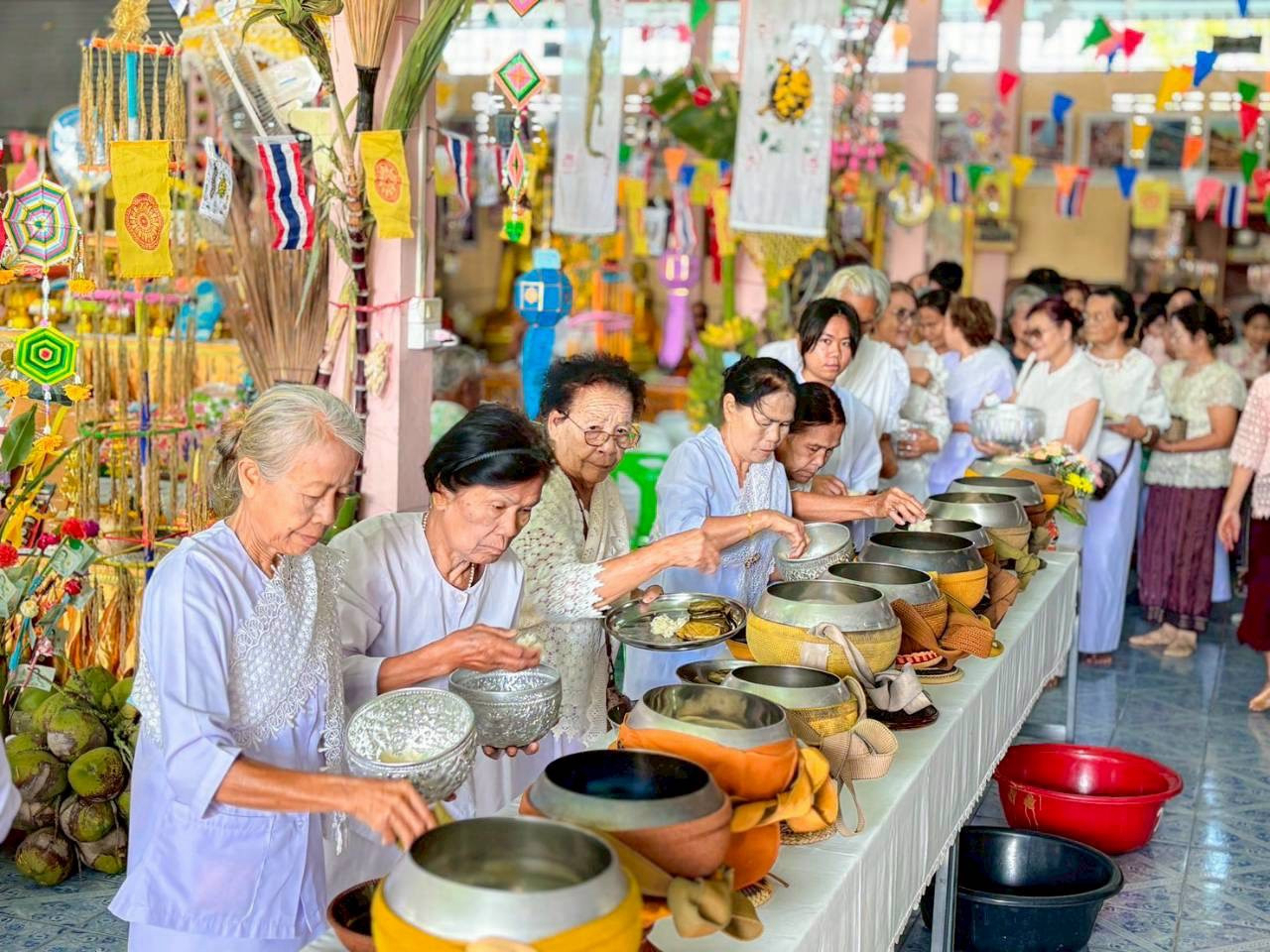 ภาพร่วมพิธีกรรมวัดราษฎร์บำรุง