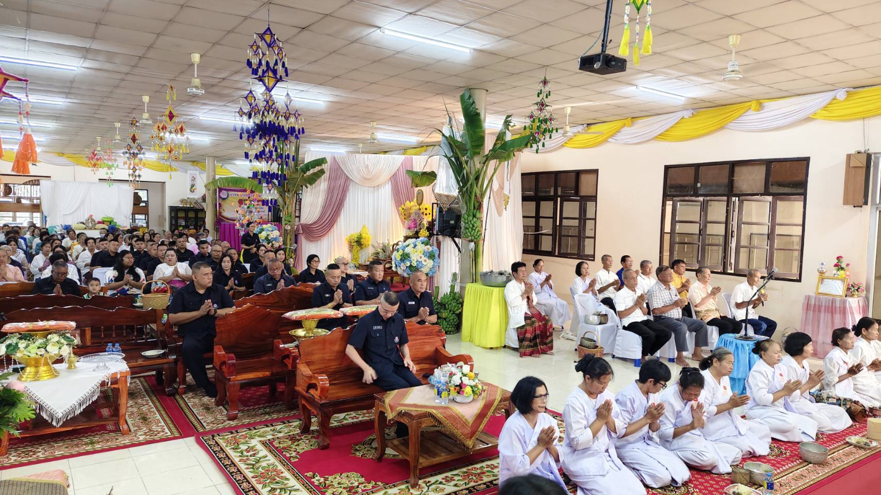 ภาพร่วมพิธีกรรมวัดสว่างอารมณ์