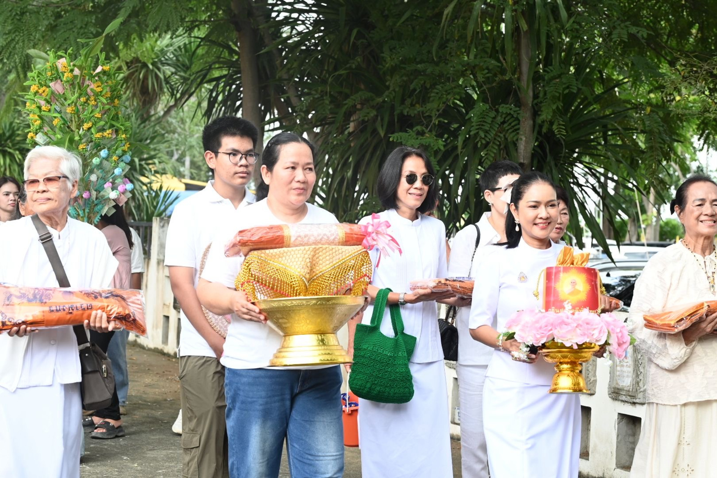 ภาพร่วมพิธีกรรมวัดหนองเจริญธรรม (หนองเขมร)