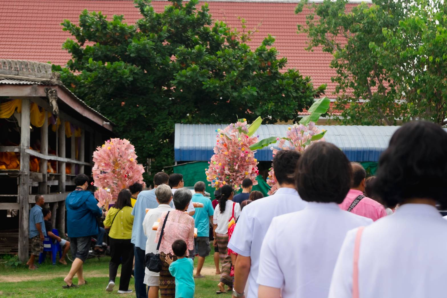 ภาพร่วมพิธีกรรมวัดสระพัง