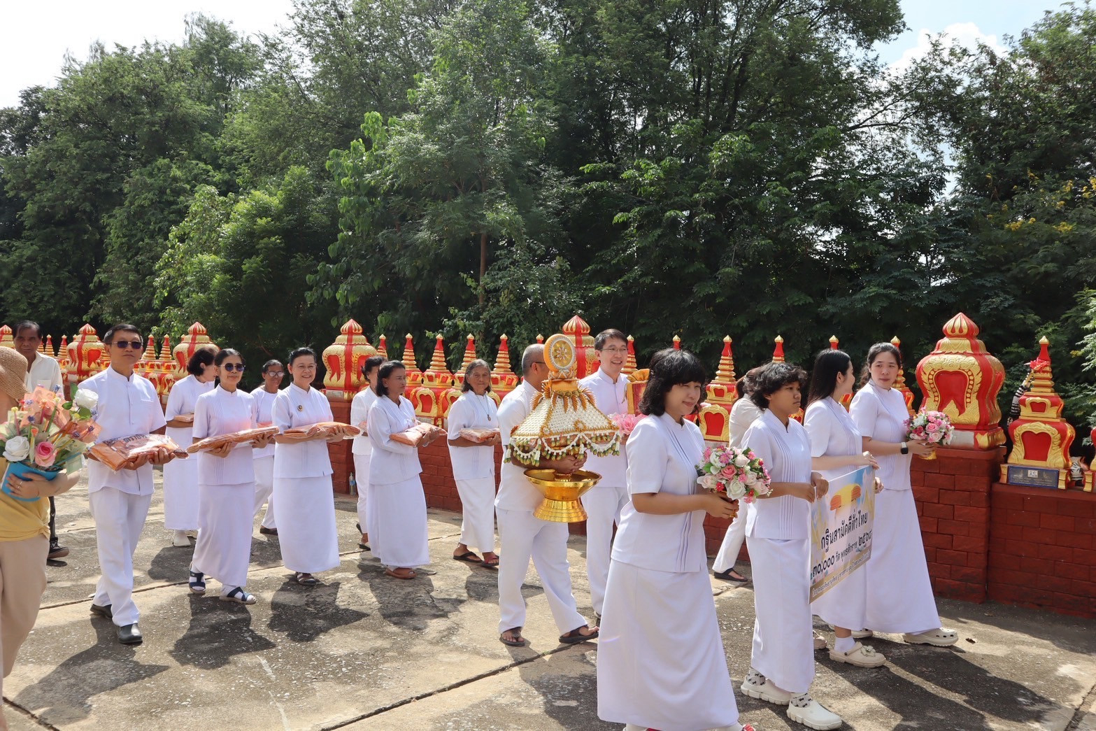 ภาพร่วมพิธีกรรมวัดนิยมธรรมวราราม