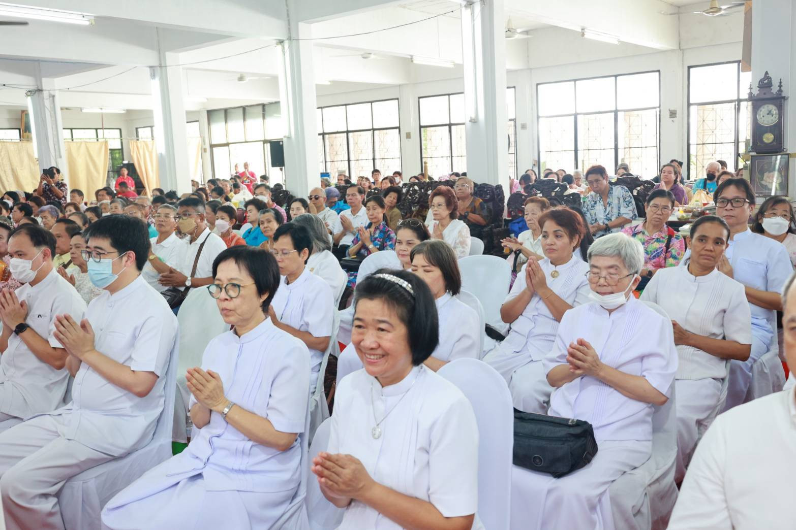ภาพร่วมพิธีกรรมวัดหทัยนเรศวร์