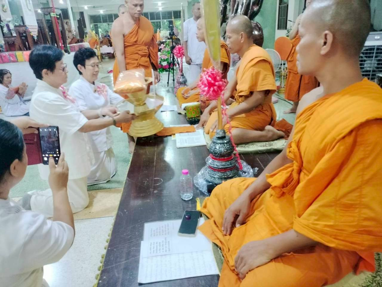 ภาพร่วมพิธีกรรมวัดสามพราน