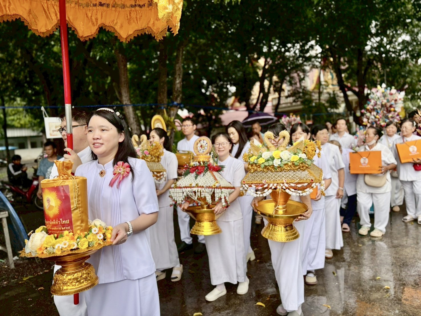 ภาพร่วมขบวนกฐินวัดหนองงูเหลือม